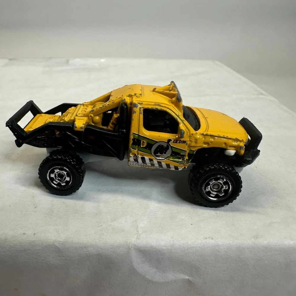 Matchbox Rock Shocker Off Road Truck Yellow‎ Black 4x4 Diecast Toy MB781